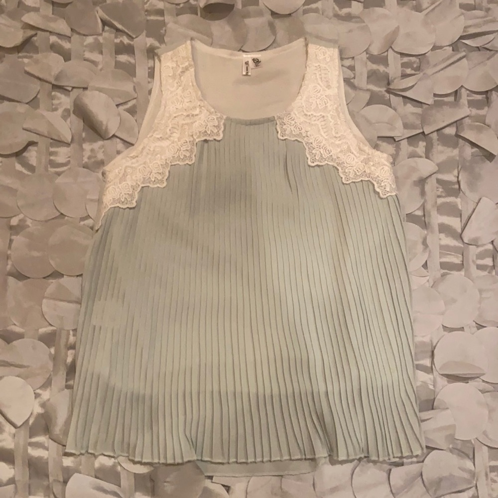 Kids mint green pleated sleeveless top.